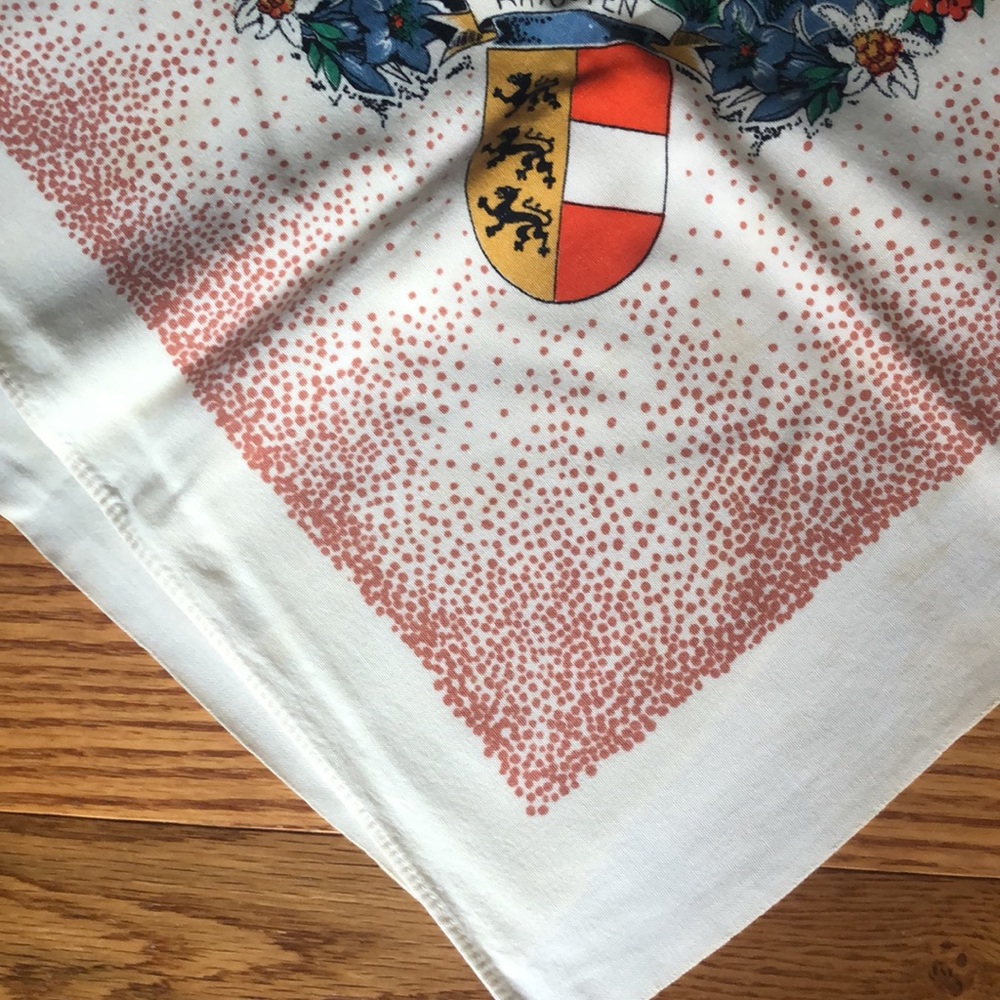 German scarf - Picture 10 of 16